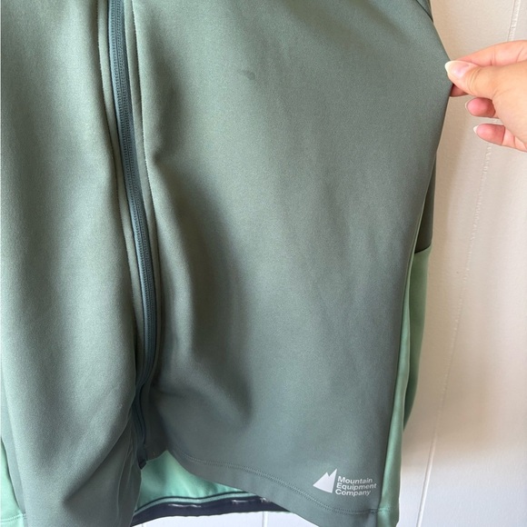 MEC Green Cycling Jacket | Size XL - Picture 9 of 10